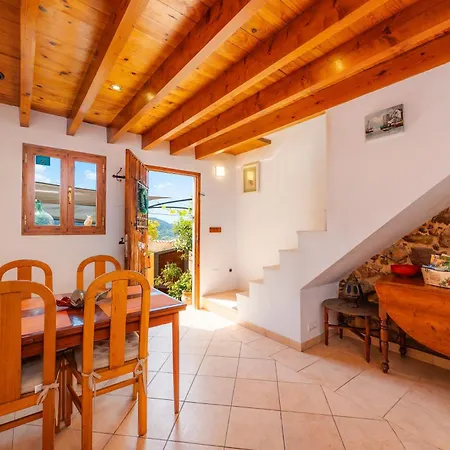 Holiday home Eliasneil *